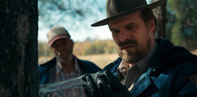 Stranger Things - Capítulo dos: Truco o trato, bicho raro - De la película - David Harbour