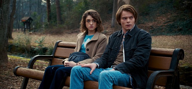Stranger Things - Chapter Four: Will the Wise - Photos - Natalia Dyer, Charlie Heaton