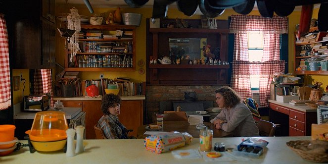 Stranger Things - Season 2 - Ötödik fejezet: Dig Dug - Filmfotók - Millie Bobby Brown