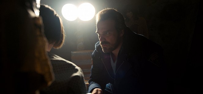 Stranger Things - Chapter Eight: The Mind Flayer - Photos - David Harbour