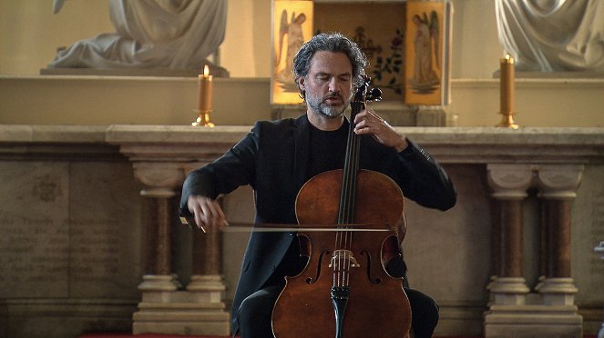 Jiří Bárta hraje Bachovy Suity pro violoncello - Photos