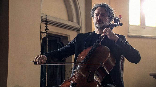 Jiří Bárta hraje Bachovy Suity pro violoncello - De la película