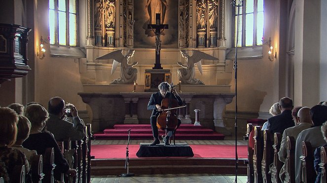 Jiří Bárta hraje Bachovy Suity pro violoncello - Filmfotos