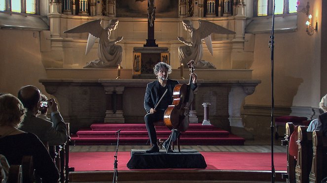 Jiří Bárta hraje Bachovy Suity pro violoncello - Z filmu