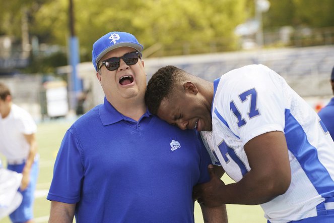 Modern Family - Blindsided - Photos - Eric Stonestreet, Winston Duke