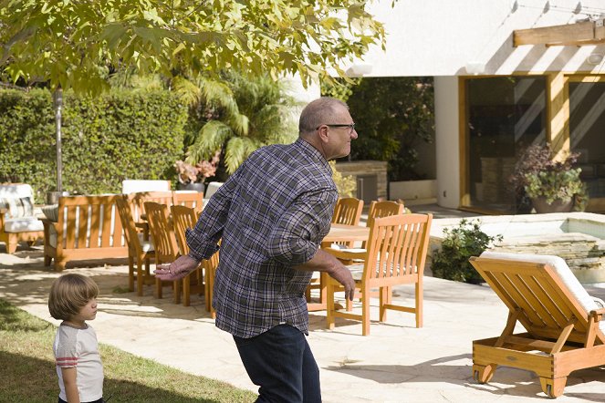 Modern Family - Do It Yourself - Filmfotos - Jeremy Maguire, Ed O'Neill