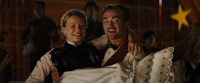 Damsel - Van film - Mia Wasikowska, Robert Pattinson