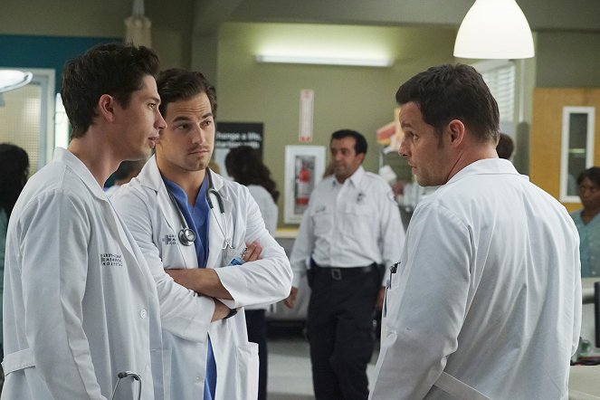 Grey's Anatomy - Season 12 - I Choose You - Photos - Giacomo Gianniotti, Justin Chambers