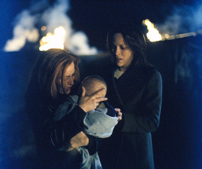The X-Files - Providence - Van film - Gillian Anderson, Annabeth Gish