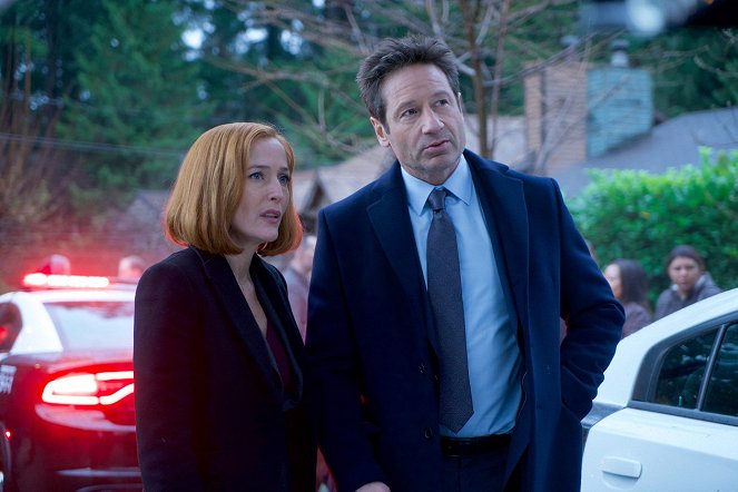 The X-Files - Season 11 - Familiar - Photos - Gillian Anderson, David Duchovny