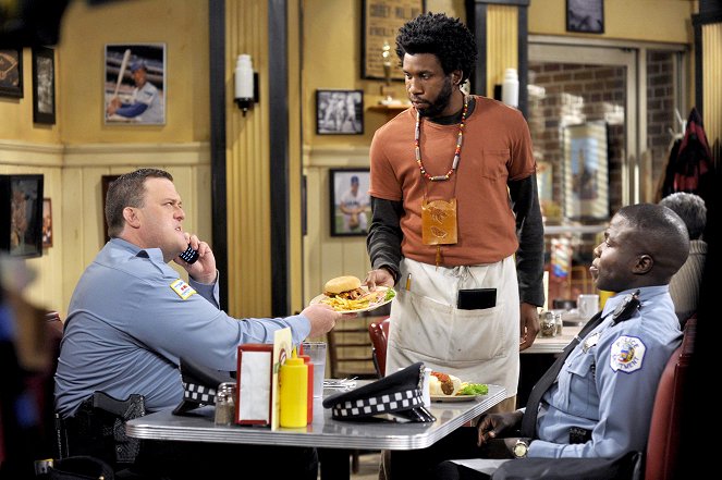 Mike és Molly - Peggy állást szerez - Filmfotók - Billy Gardell, Nyambi Nyambi, Reno Wilson