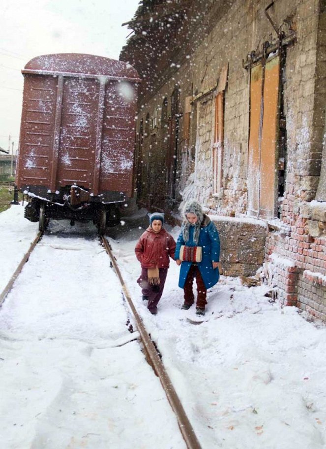 Melodija dlja šarmanki - Filmfotók - Roma Burlaka, Lena Kostyuk