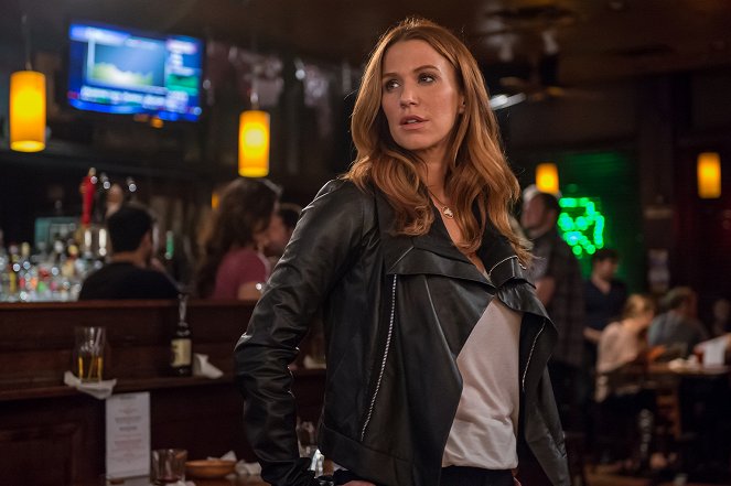 Unforgettable - Season 3 - The Haircut - Photos - Poppy Montgomery