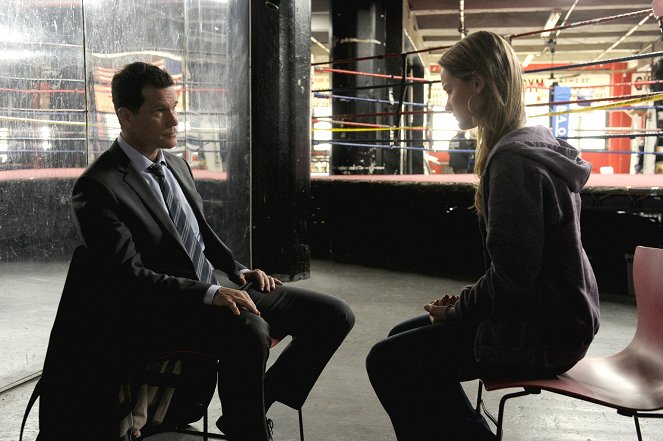 Unforgettable - Season 3 - The Combination - Photos - Dylan Walsh, Taylor Black