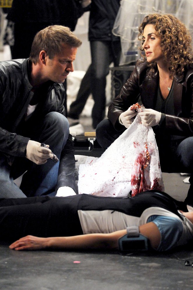 CSI: New York - Die Braut trug Rot - Filmfotos - Carmine Giovinazzo, Melina Kanakaredes