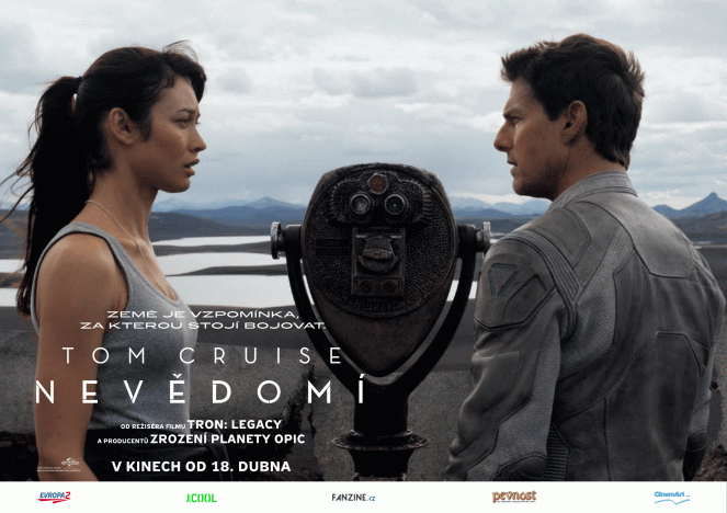 Oblivion: Nevedomí - Fotosky - Olga Kurylenko, Tom Cruise