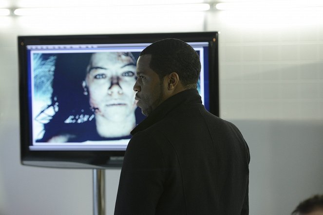 Orphan Black - Season 1 - Entangled Bank - Photos - Kevin Hanchard