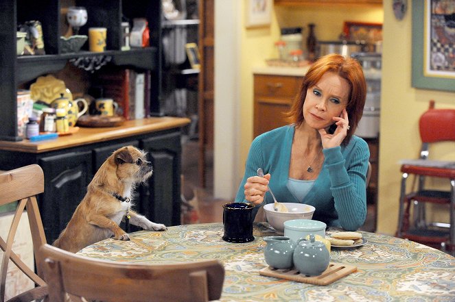 Mike & Molly - Season 2 - Peggy Goes to Branson - Photos - Swoosie Kurtz