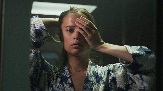 Až na dno - Z filmu - Alicia Vikander