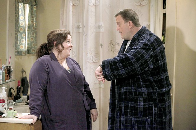 Mike & Molly - Season 3 - Mike Likes Briefs - Photos - Melissa McCarthy, Billy Gardell