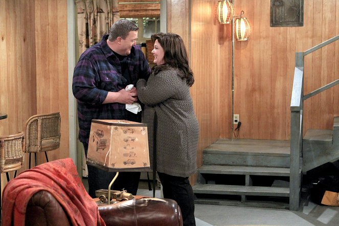 Mike & Molly - Carl Gets a Roommate - Do filme - Billy Gardell, Melissa McCarthy