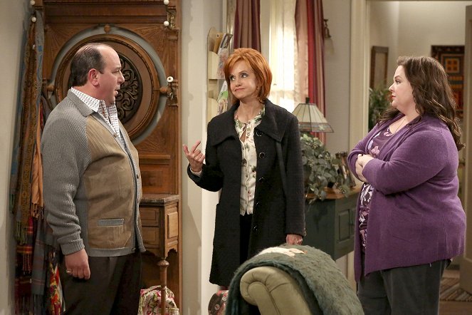 Mike & Molly - Mike Can't Read - Van film - Louis Mustillo, Swoosie Kurtz, Melissa McCarthy