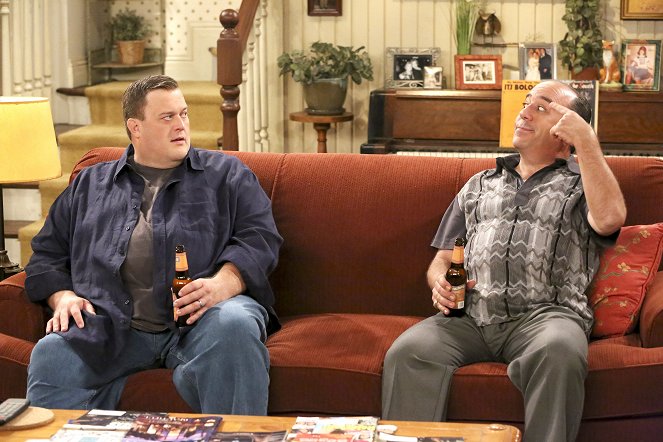 Mike & Molly - Molly Unleashed - Photos - Billy Gardell, Louis Mustillo