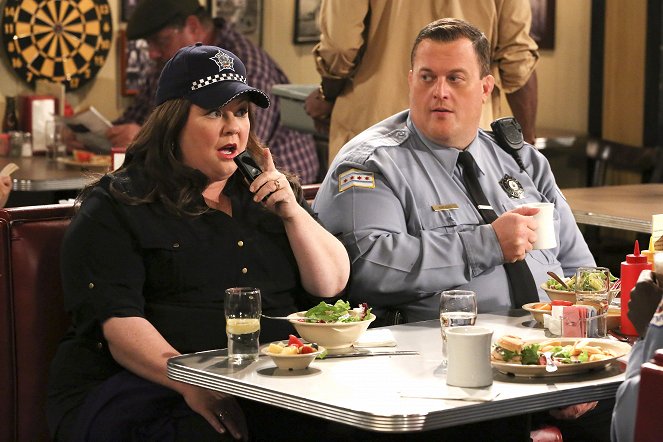 Mike & Molly - The First and Last Ride-Along - Photos - Melissa McCarthy, Billy Gardell