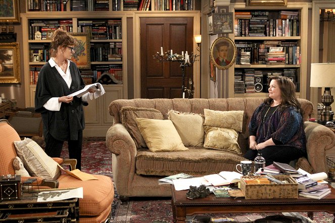 Mike & Molly - Careful What You Dig For - Film - Susan Sarandon, Melissa McCarthy