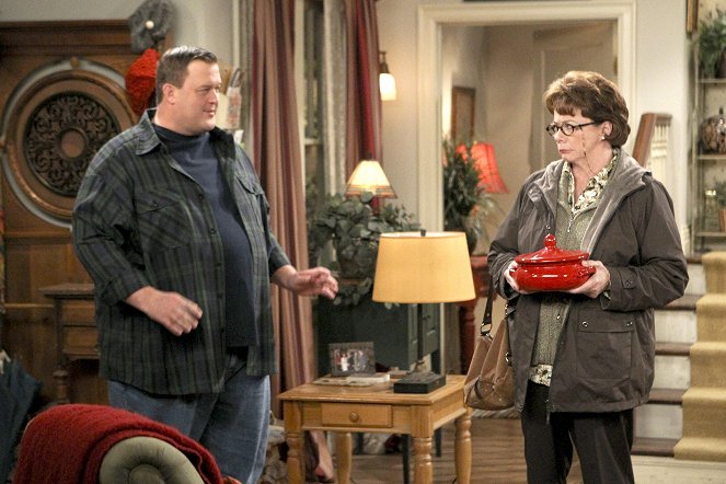 Mike & Molly - Season 4 - Careful What You Dig For - De la película - Billy Gardell, Rondi Reed