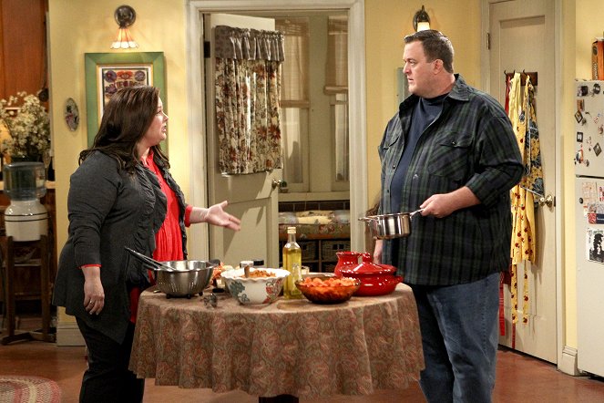 Mike & Molly - Season 4 - Careful What You Dig For - Photos - Melissa McCarthy, Billy Gardell
