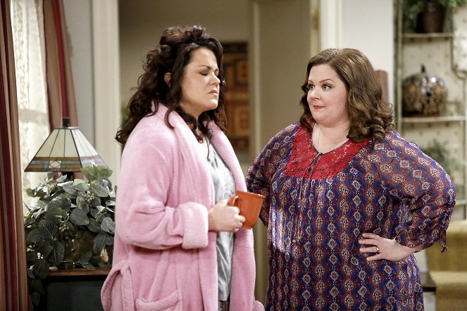Mike & Molly - Sex, Lies and Helicopters - Z filmu - Katy Mixon, Melissa McCarthy
