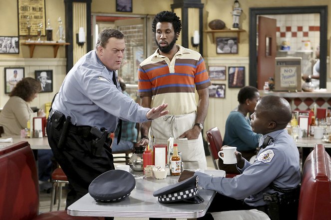 Mike & Molly - Sex, Lies and Helicopters - Photos - Billy Gardell, Nyambi Nyambi, Reno Wilson