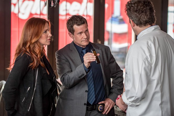 Unforgettable - Season 3 - A Moveable Feast - Photos - Poppy Montgomery, Dylan Walsh
