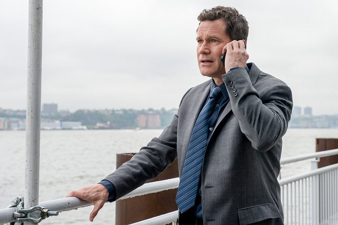 Unforgettable - Season 3 - A Moveable Feast - Photos - Dylan Walsh