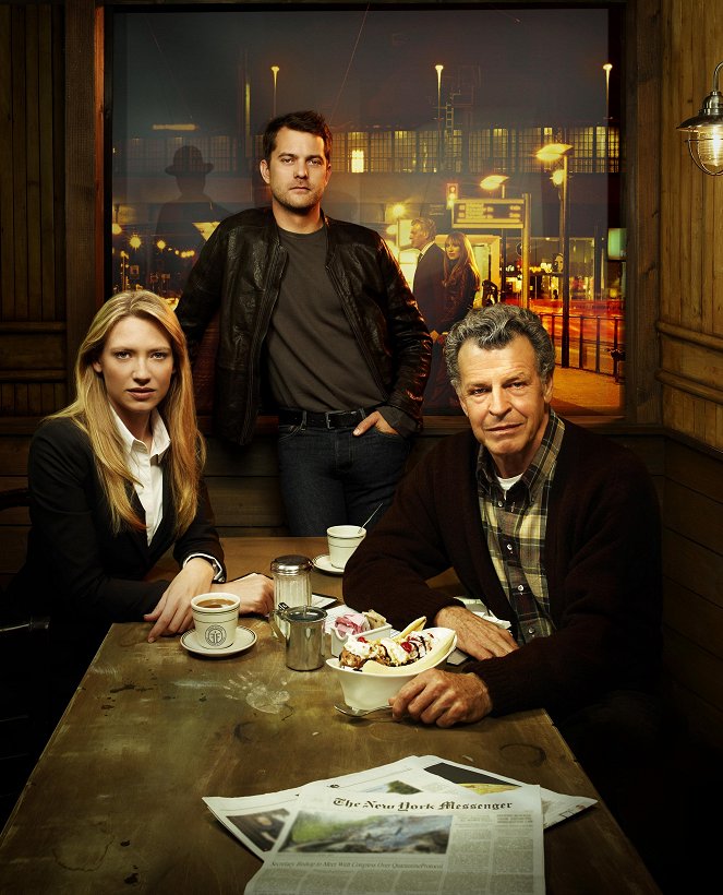 Fringe - Grenzfälle des FBI - Season 3 - Werbefoto - Anna Torv, Joshua Jackson, John Noble