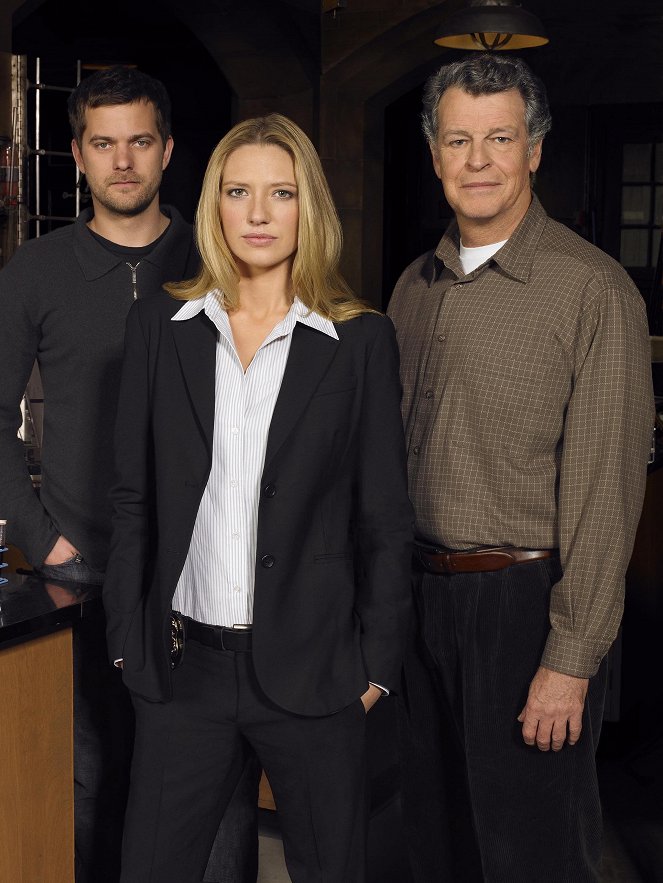 Fringe - Grenzfälle des FBI - Season 1 - Werbefoto - Joshua Jackson, Anna Torv, John Noble