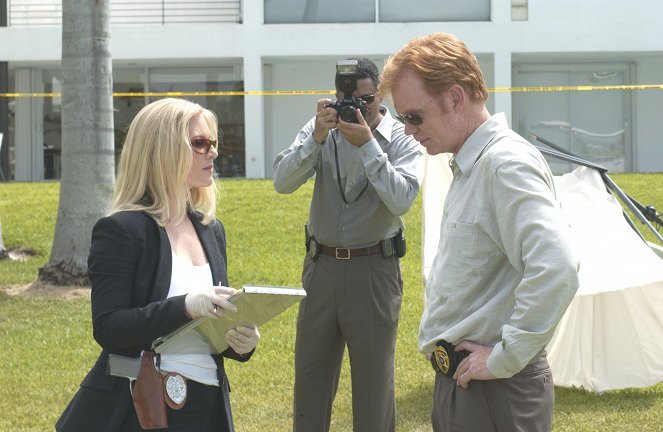 CSI: Miami - Season 2 - Festgenagelt - Filmfotos - Emily Procter, David Caruso