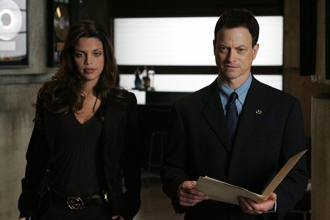 CSI: NY - Season 1 - Grand Master - Photos - Vanessa Ferlito, Gary Sinise