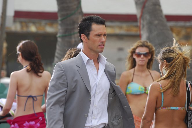 Burn Notice - Season 1 - Pilot - Photos - Jeffrey Donovan