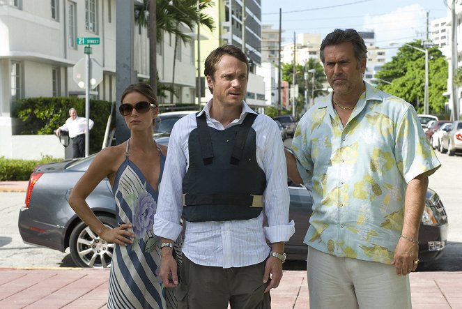 Burn Notice - Agent trouble - Film - Gabrielle Anwar, Anthony Starke, Bruce Campbell