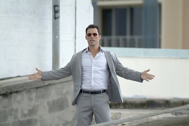 Burn Notice - Loose Ends, Part 1 - Photos - Jeffrey Donovan