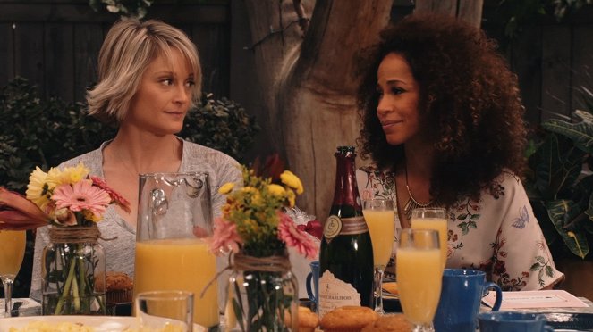 The Fosters - Mother's Day - Photos - Teri Polo, Sherri Saum
