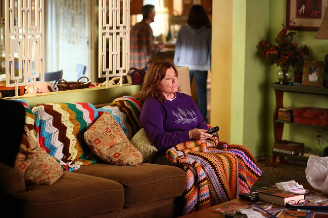 The Middle - The Setup - Van film - Marsha Mason