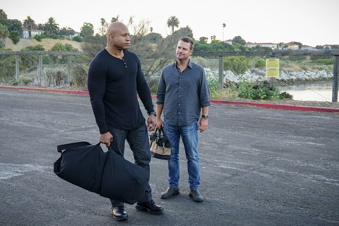 NCIS: Los Angeles - Assets - Van film - LL Cool J, Chris O'Donnell