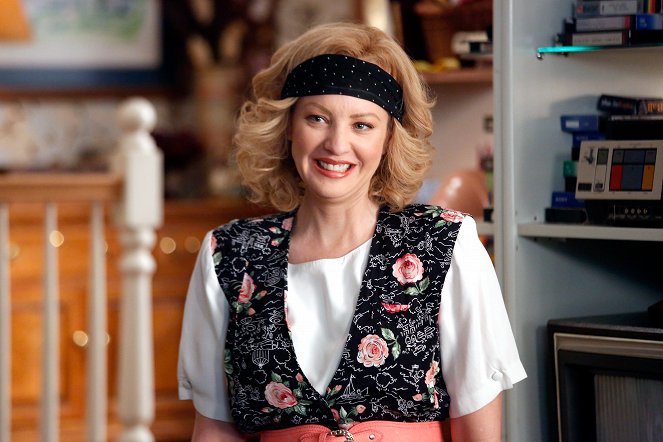 The Goldbergs - Season 1 - For Your Own Good - Photos - Wendi McLendon-Covey