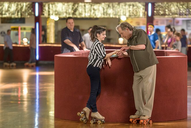 The Goldbergs - Season 1 - Daddy Daughter Day - Photos - George Segal