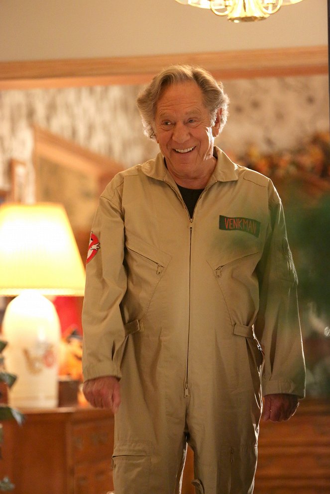 The Goldbergs - Who Are You Going to Telephone? - Photos - George Segal