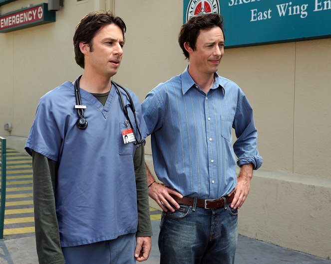 Hoży doktorzy - Season 7 - Moja niewygodna prawda - Z filmu - Zach Braff, Tom Cavanagh