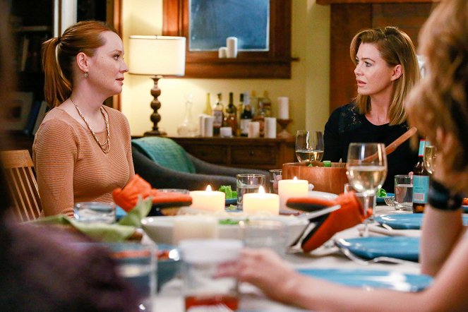 Grey's Anatomy - Guess Who's Coming to Dinner - Photos - Samantha Sloyan, Ellen Pompeo